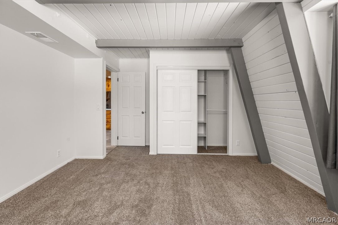 498 Division Drive Property Photo 14