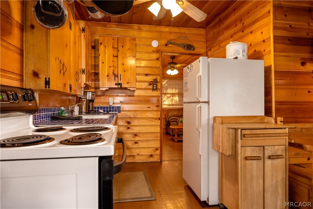 796 Silver Tip Drive Property Photo 12