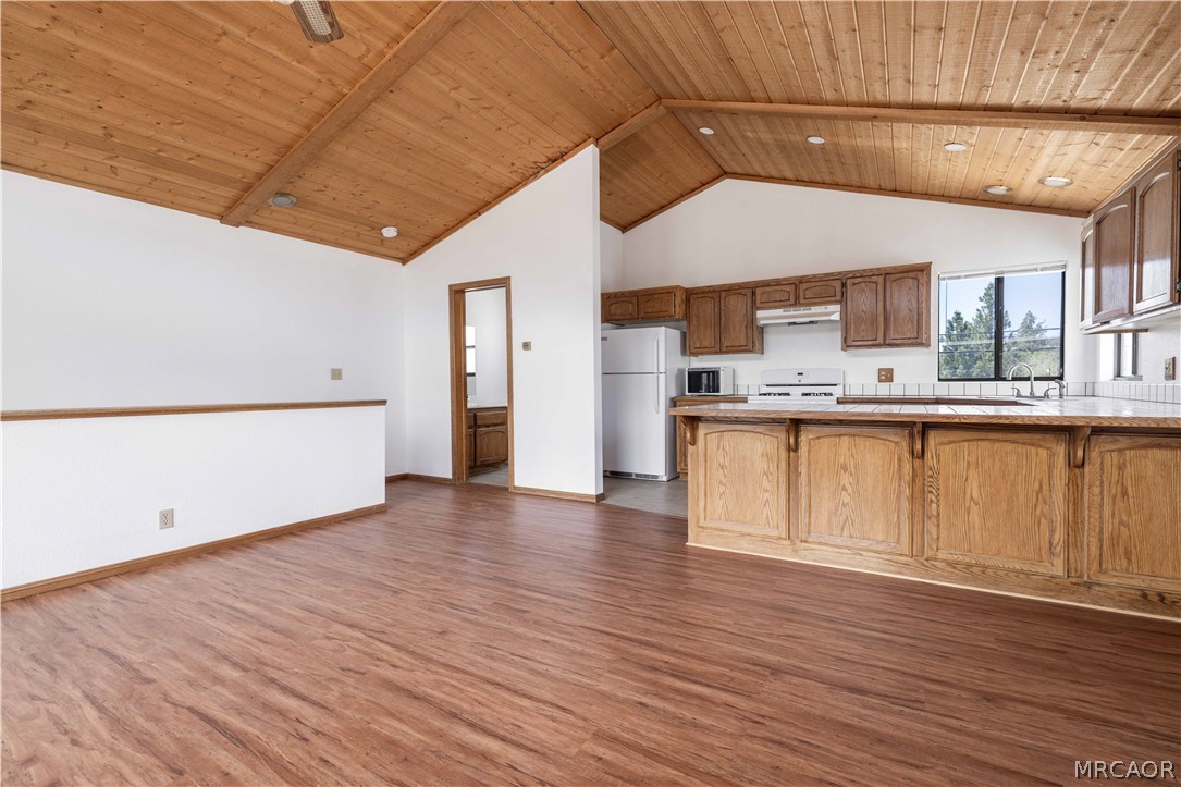 2115 State Lane Property Photo 6