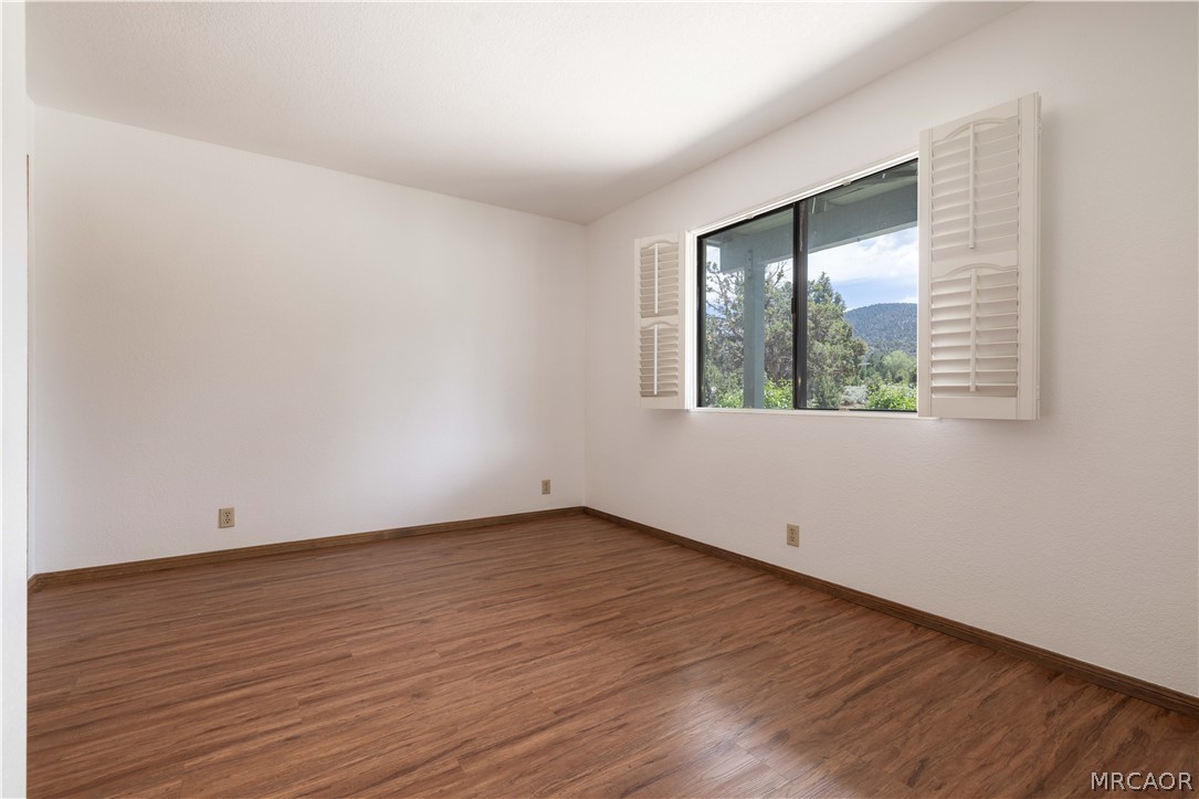2115 State Lane Property Photo 10
