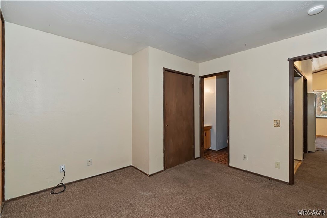 949 Pine Lane Property Photo 7