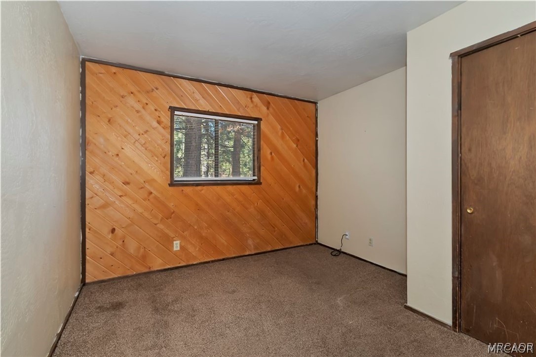949 Pine Lane Property Photo 9