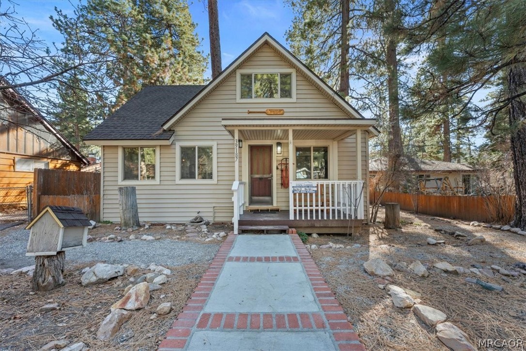 39187 North Bay Drive Property Photo 3