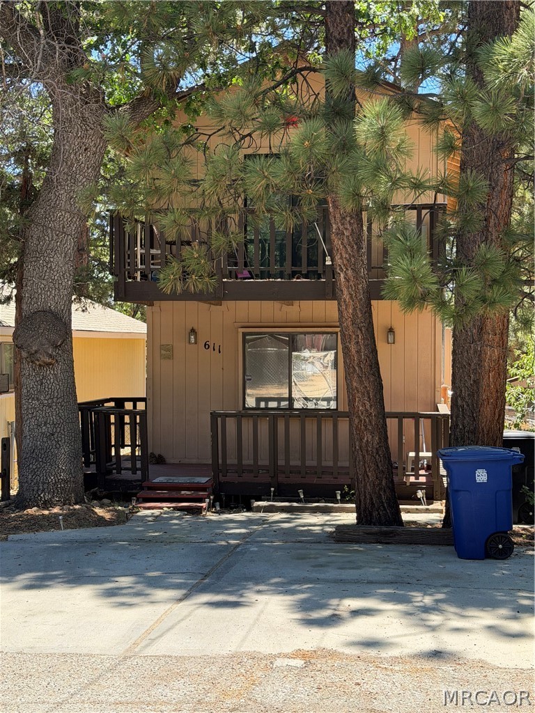 611 Spruce Lane Property Photo 2