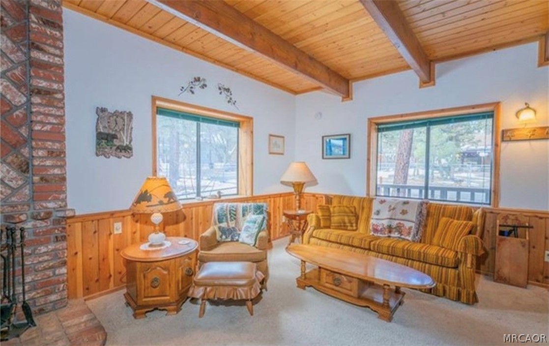 611 Spruce Lane Property Photo 4