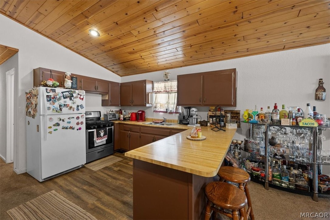 396 Riverside Avenue Property Photo 8