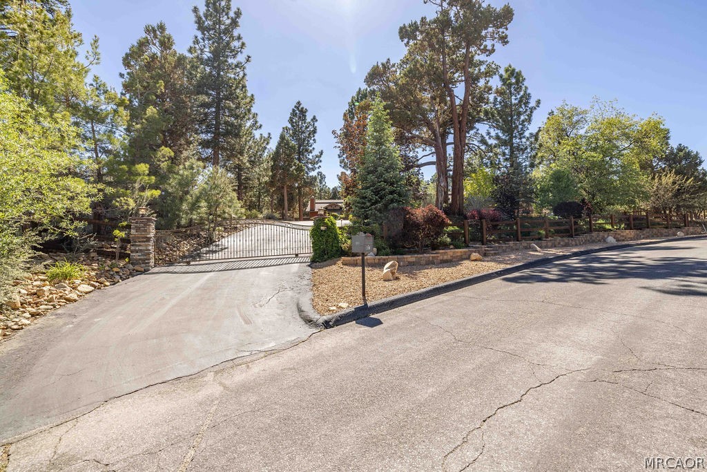 661 Cedar Glen Drive Property Photo 2