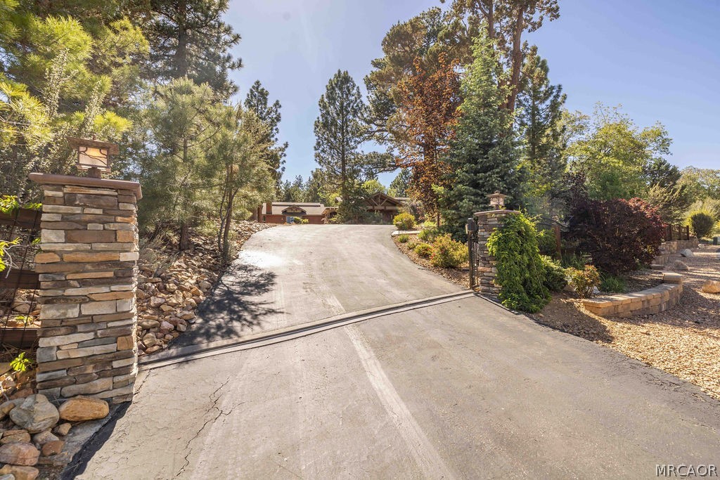 661 Cedar Glen Drive Property Photo 3