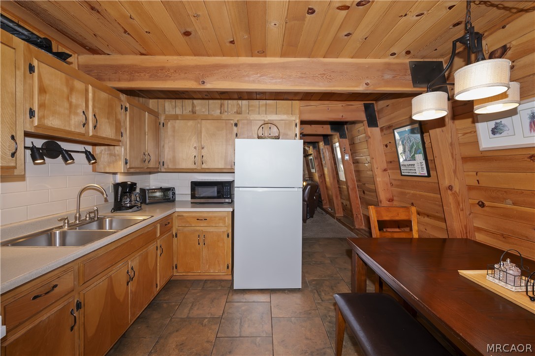 791 Mountain Sky Drive Property Photo 10