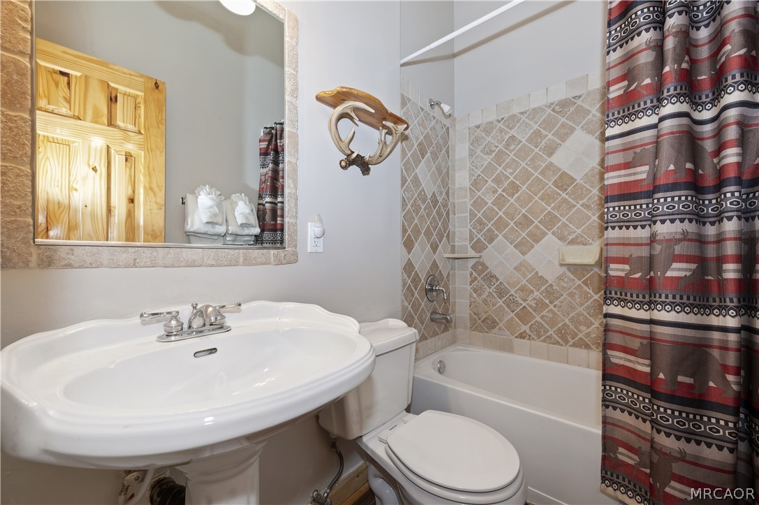 440 Windsong Place Property Photo 25
