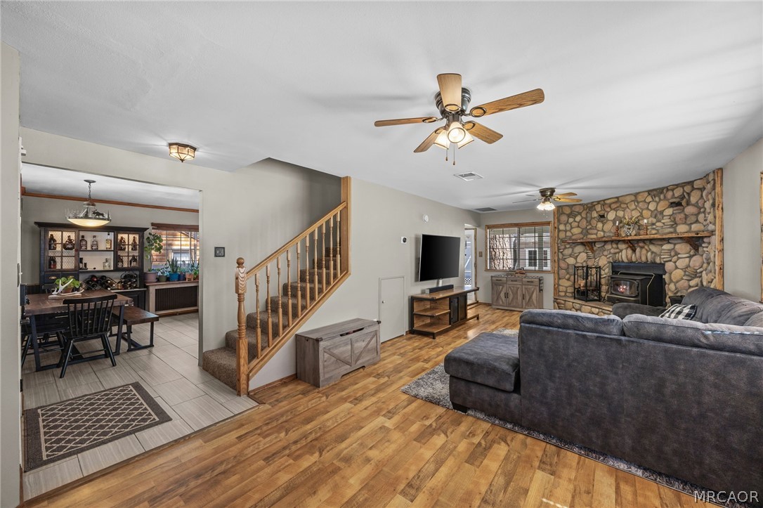 904 East Fairway Boulevard Property Photo 8