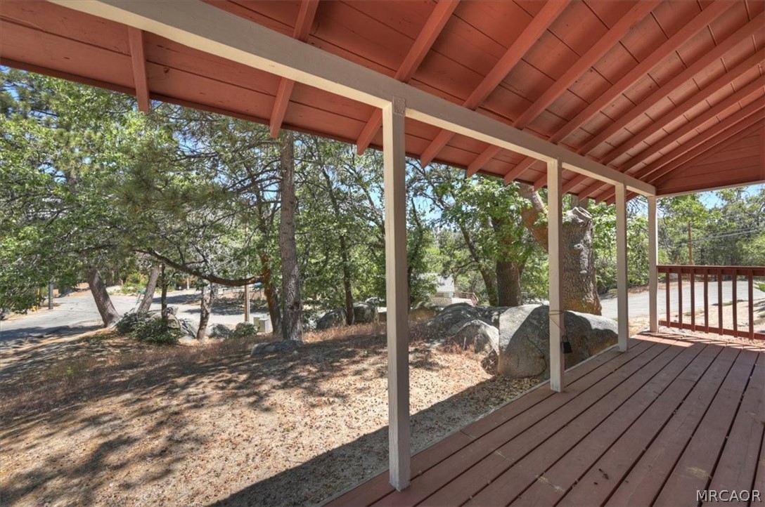 572 Dahlia Drive Property Photo 3