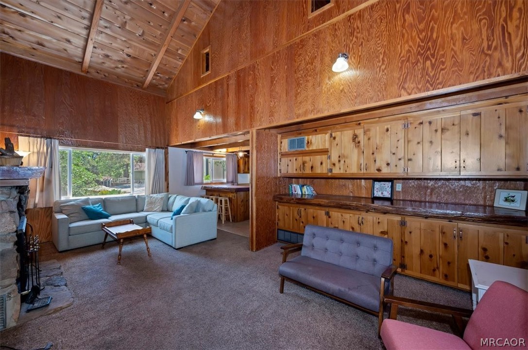 572 Dahlia Drive Property Photo 9