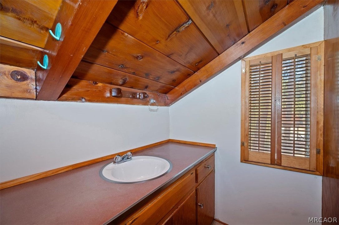 572 Dahlia Drive Property Photo 23