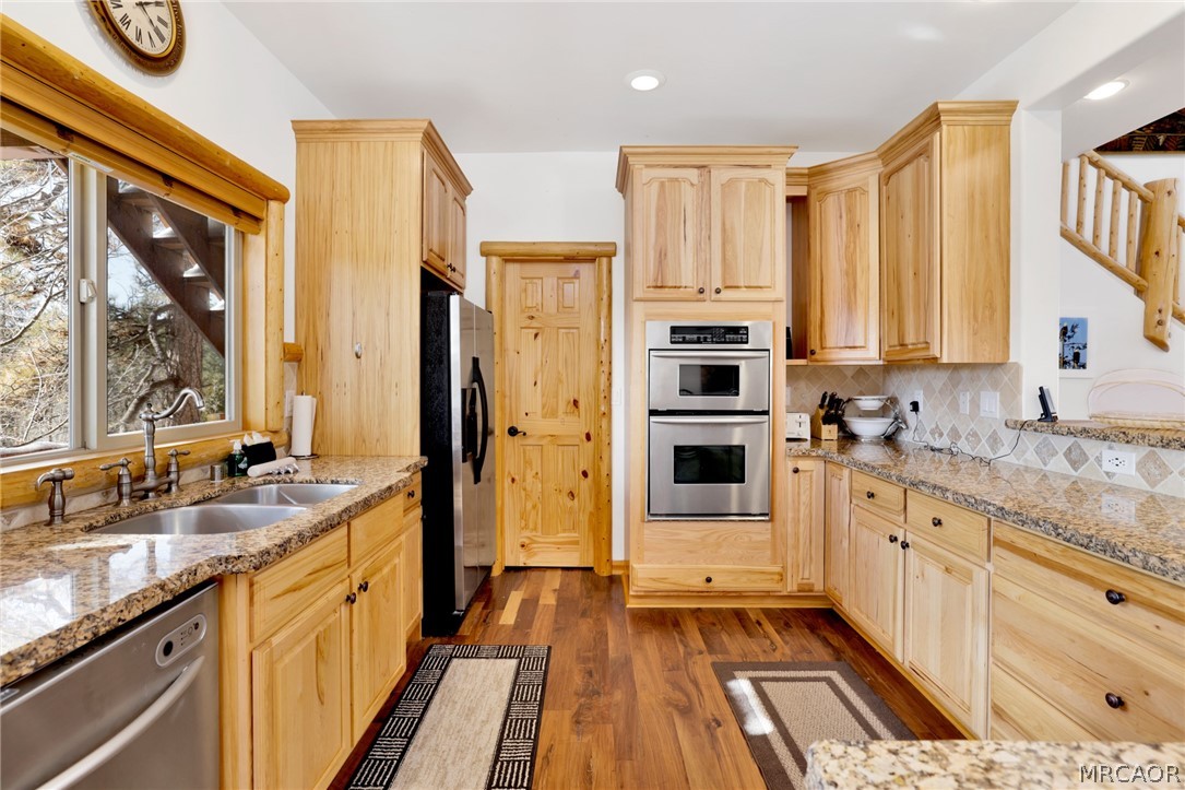 39737 Flicker Road Property Photo 24