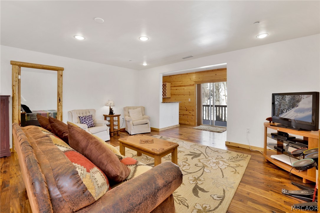 39737 Flicker Road Property Photo 34