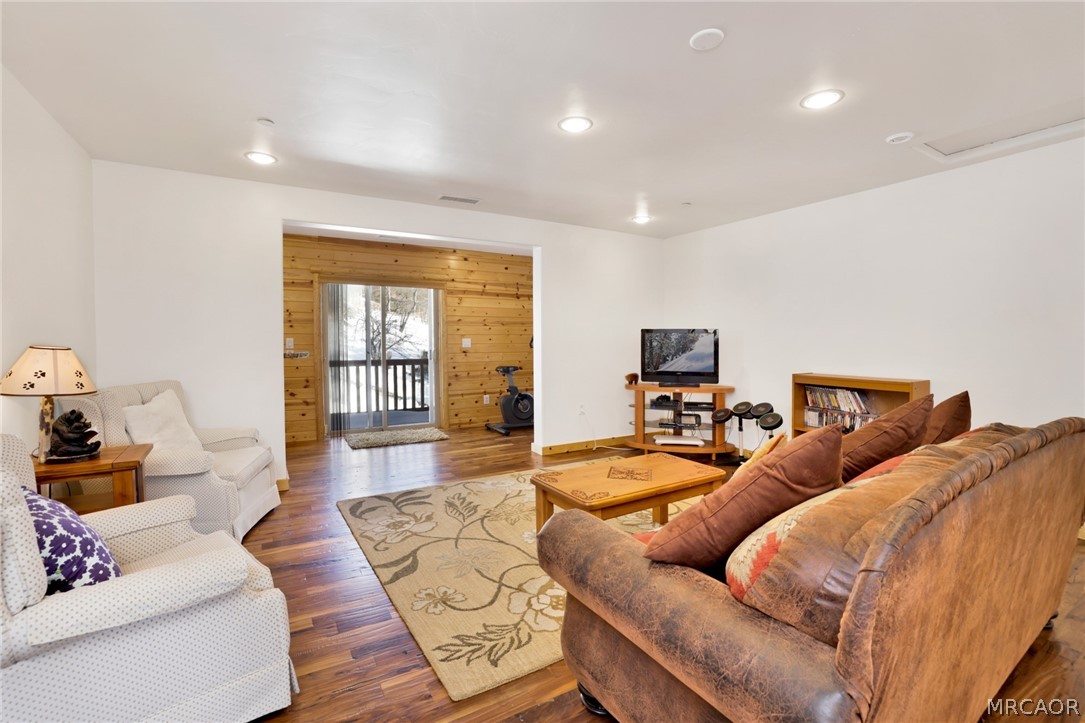 39737 Flicker Road Property Photo 35