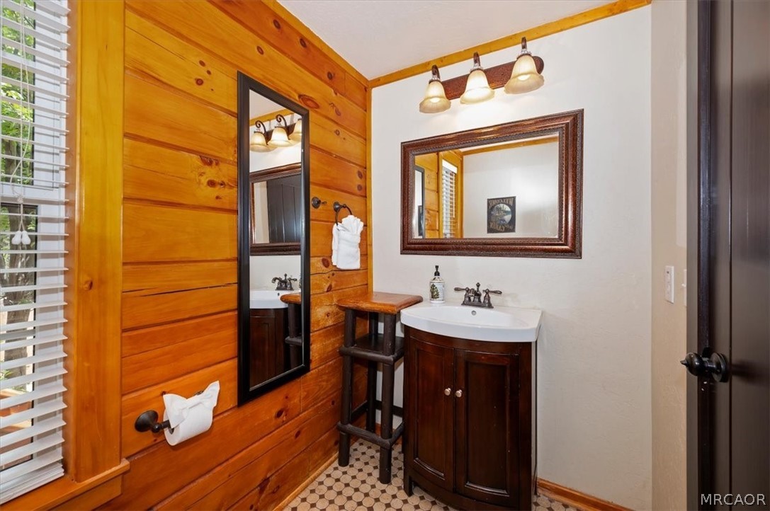 505 Barrett Way Property Photo 17