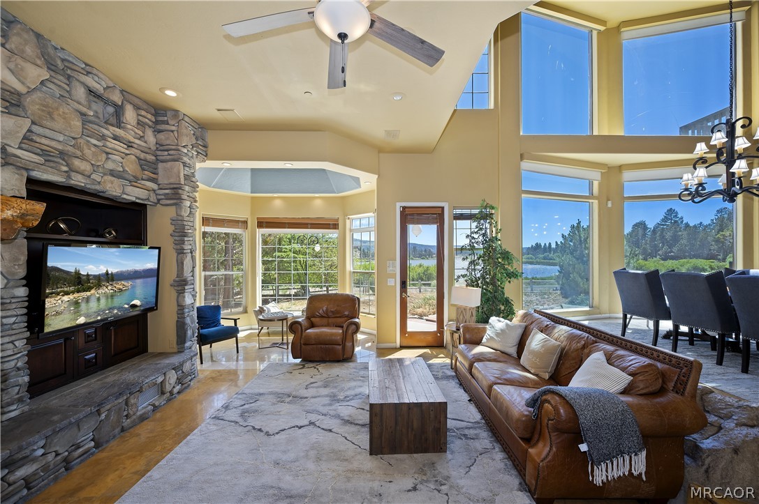 42413 Bear Loop Property Photo 19