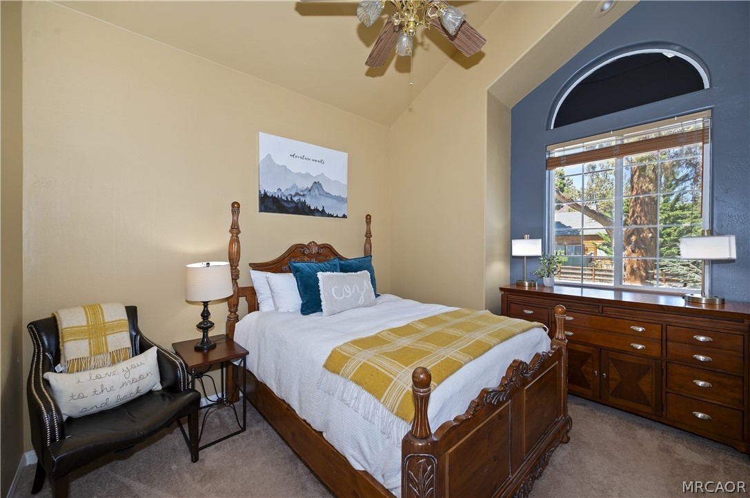 42413 Bear Loop Property Photo 36