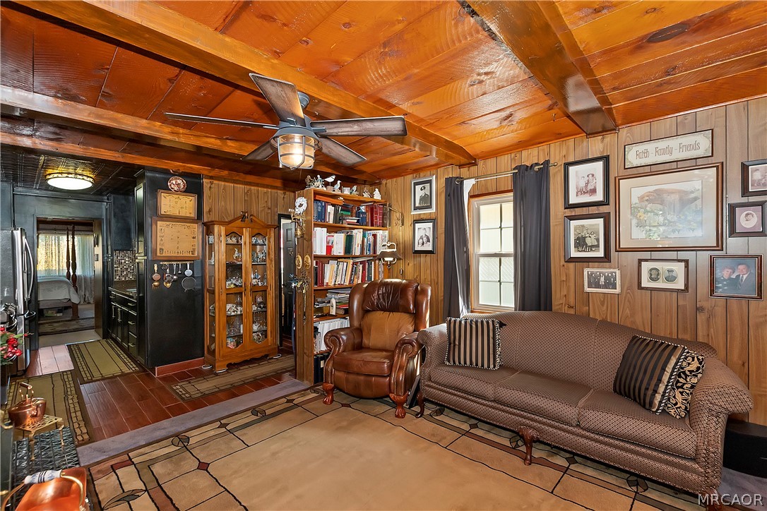 571 Pine Lane Property Photo 8