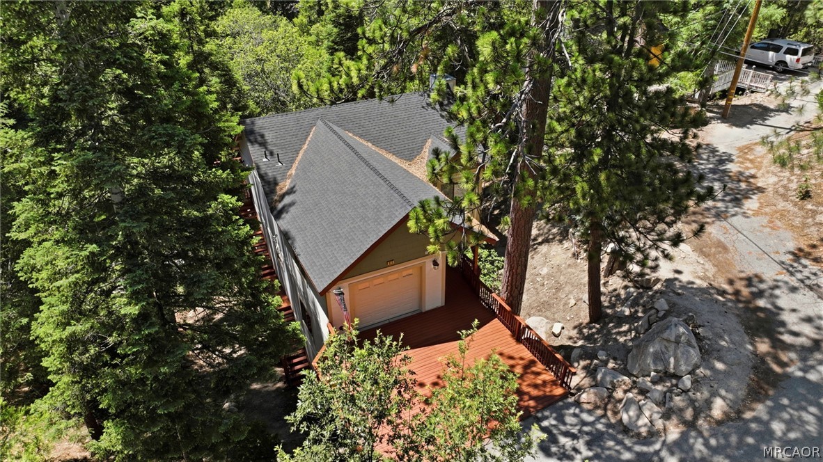 915 Brentwood Drive Property Photo 4