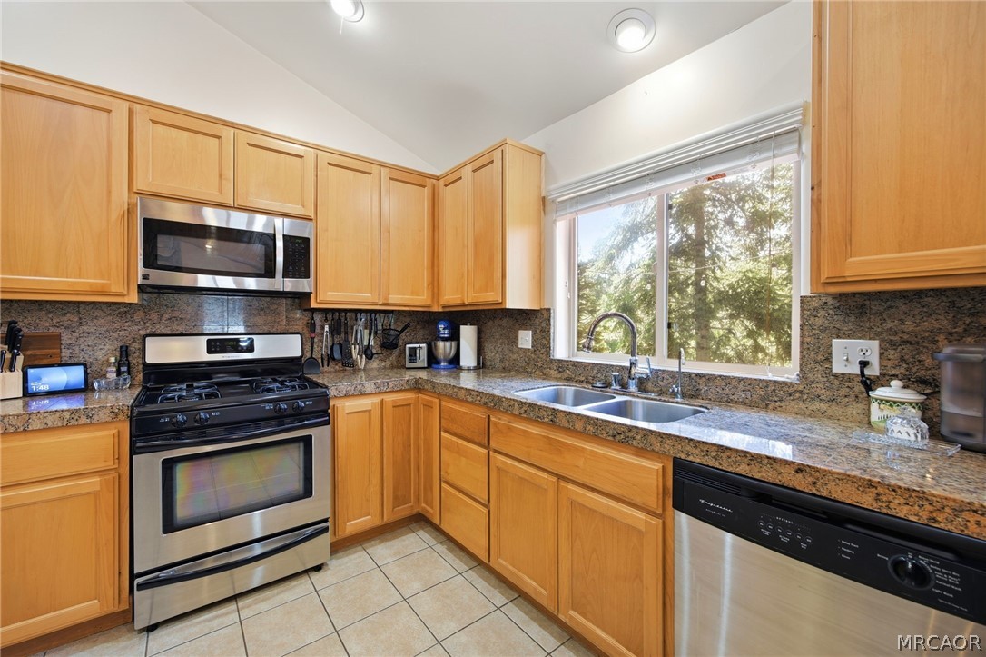 915 Brentwood Drive Property Photo 22