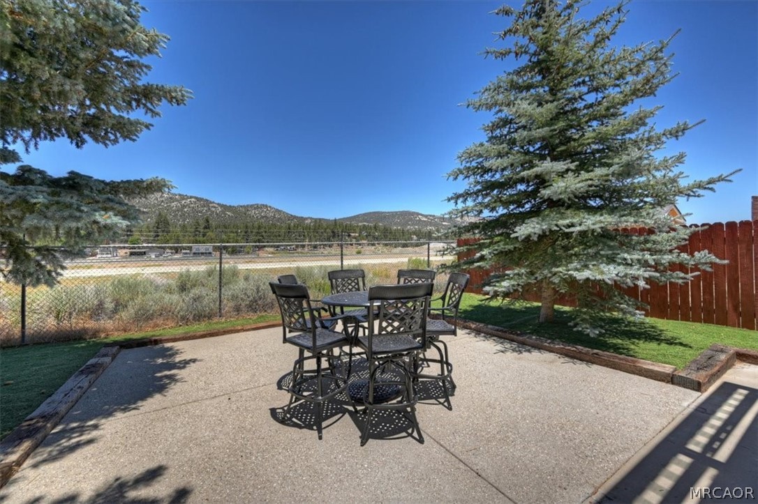 929 West Fairway Boulevard Property Photo 35