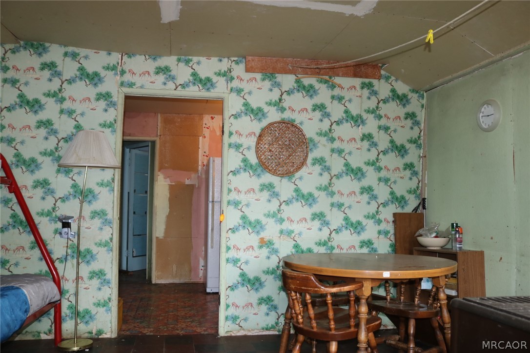 281 Pine Oak Lane Property Photo 3