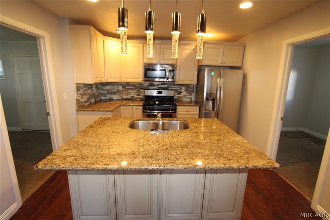 535 Badger Property Photo 10