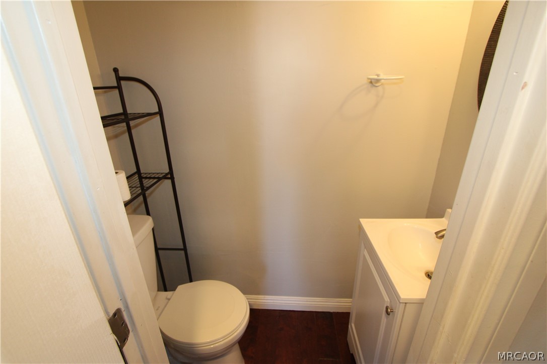 535 Badger Property Photo 13
