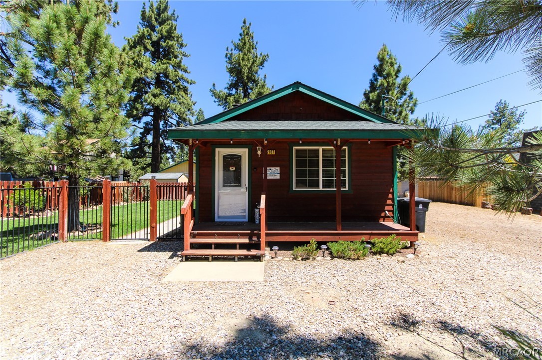 2107 2nd Lane Property Photo 1