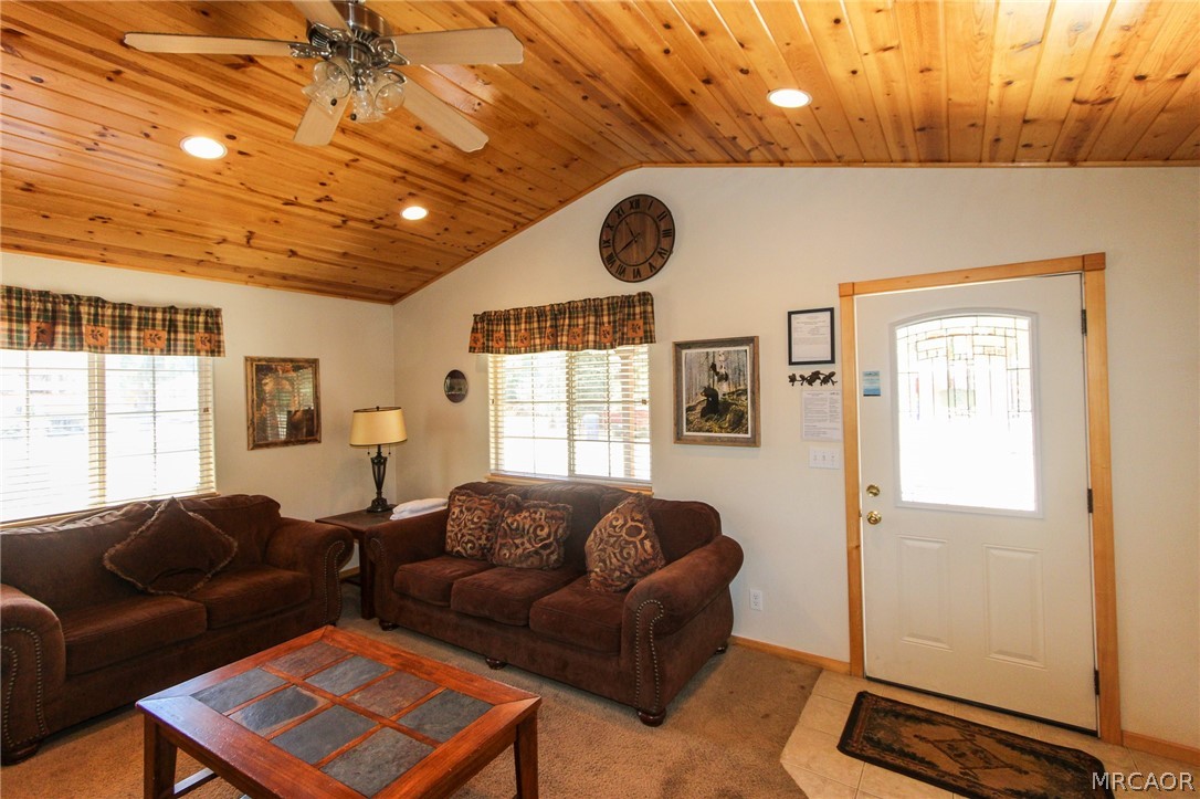 2107 2nd Lane Property Photo 3