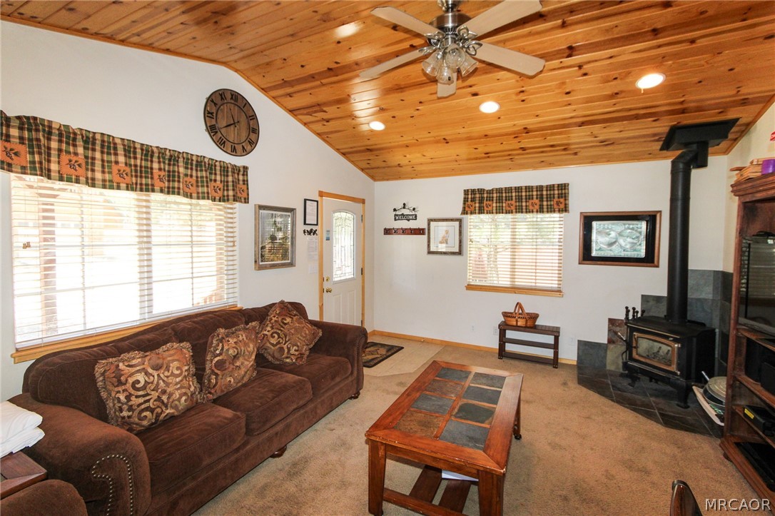 2107 2nd Lane Property Photo 4