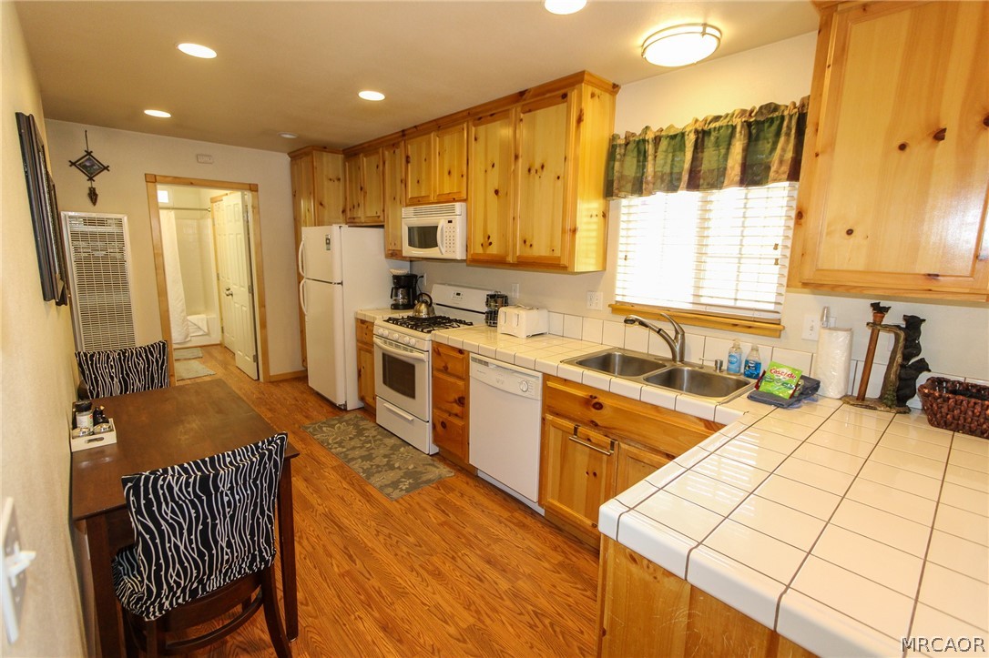 2107 2nd Lane Property Photo 7