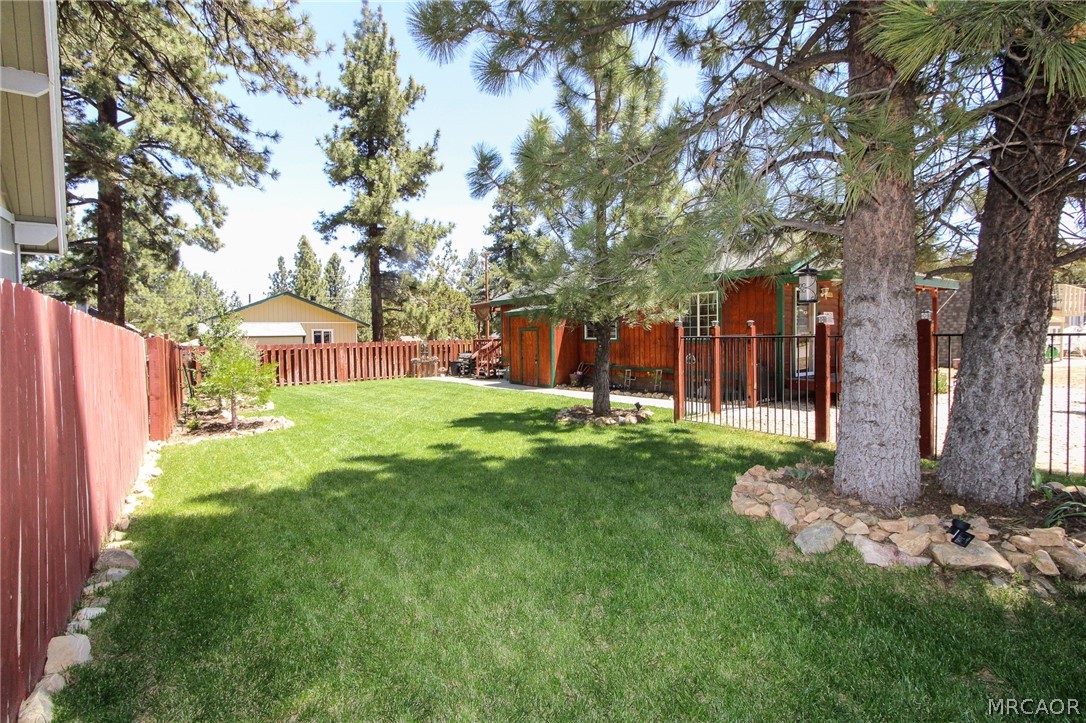 2107 2nd Lane Property Photo 24