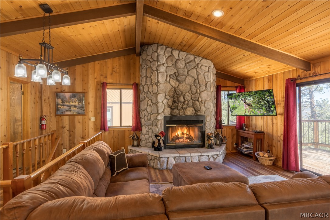 1414 Klamath Road Property Photo 6
