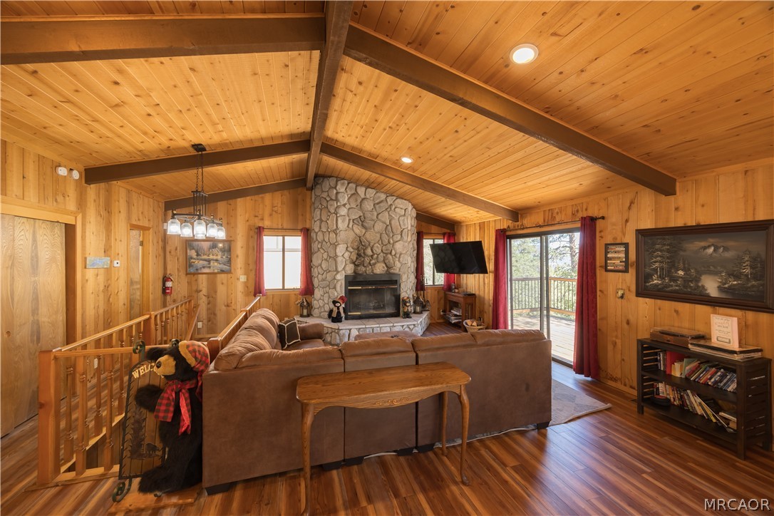 1414 Klamath Road Property Photo 9