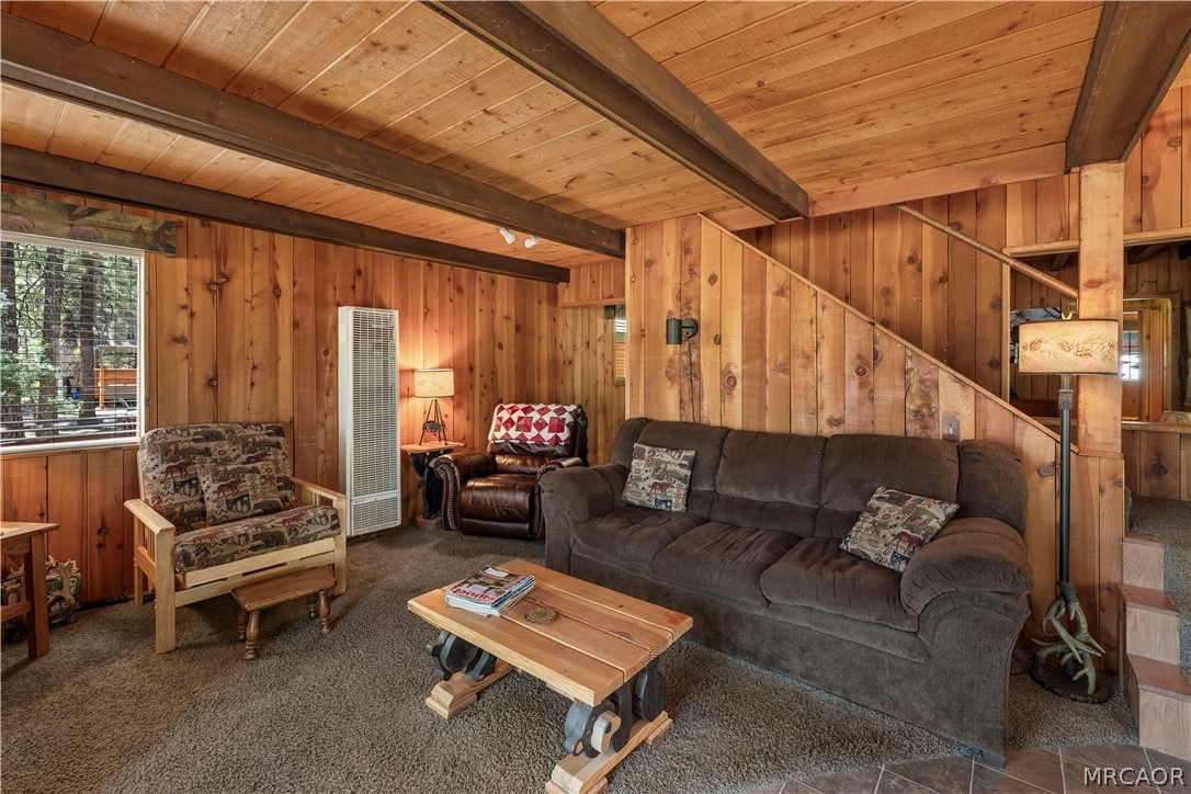 39625 Flicker Road Property Photo 8