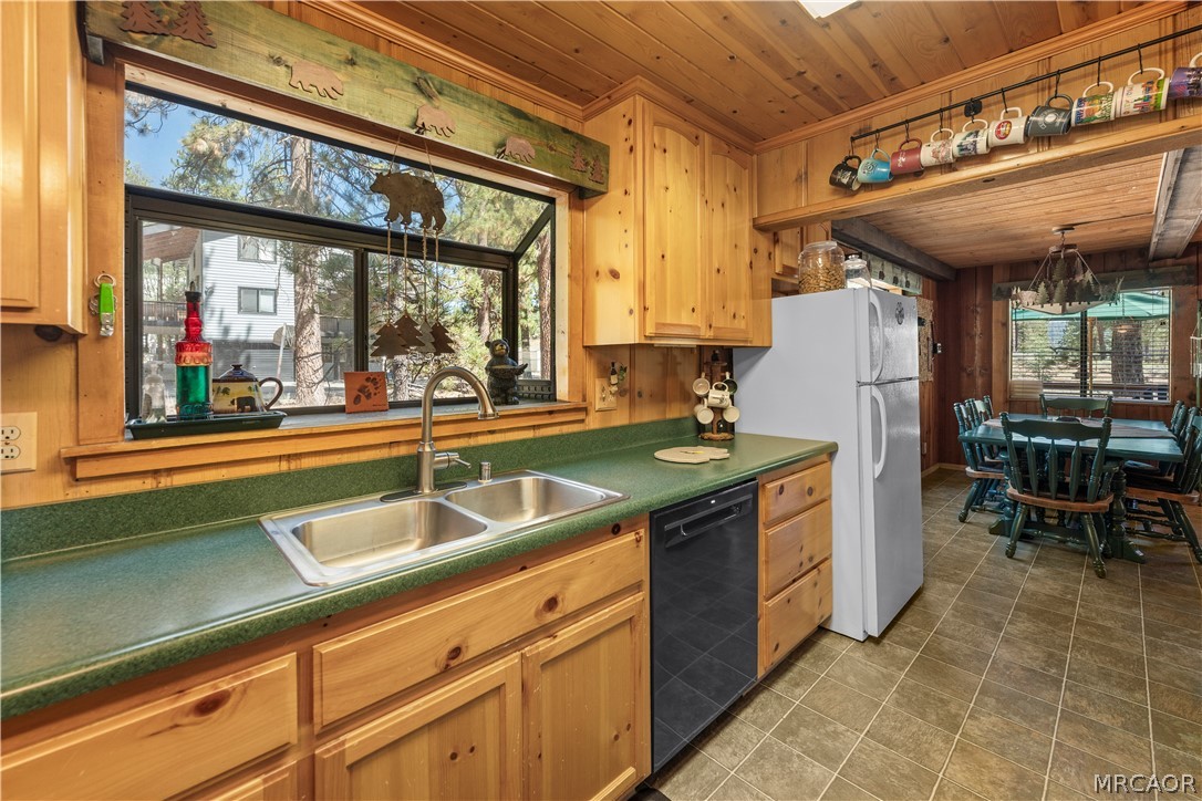39625 Flicker Road Property Photo 13