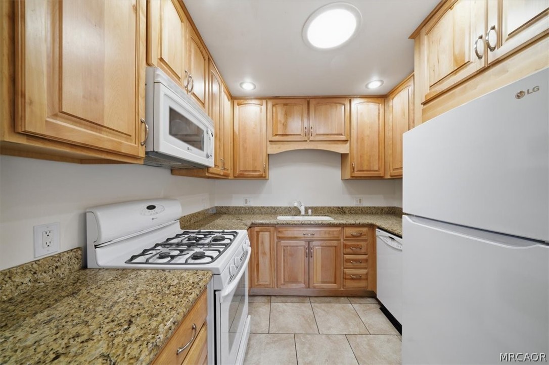 718 Blue Jay Road Property Photo 3