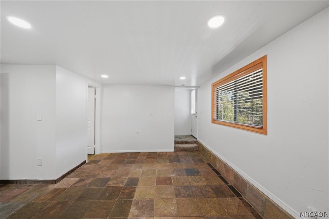 718 Blue Jay Road Property Photo 15