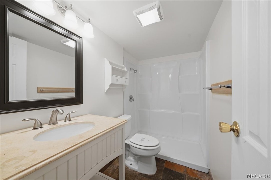 718 Blue Jay Road Property Photo 16