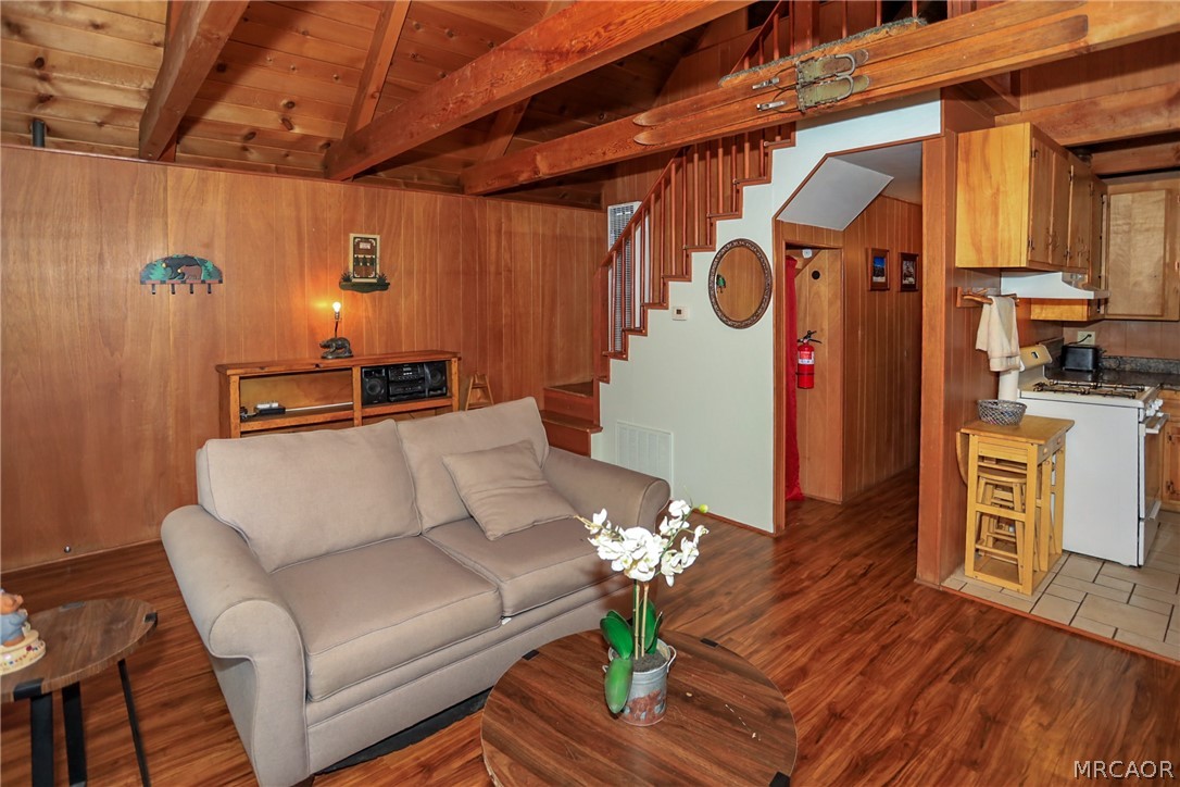 230 Sunset Lane Property Photo 8
