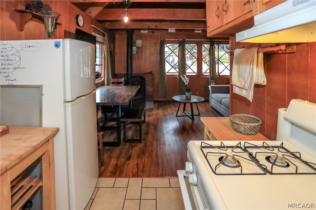 230 Sunset Lane Property Photo 11