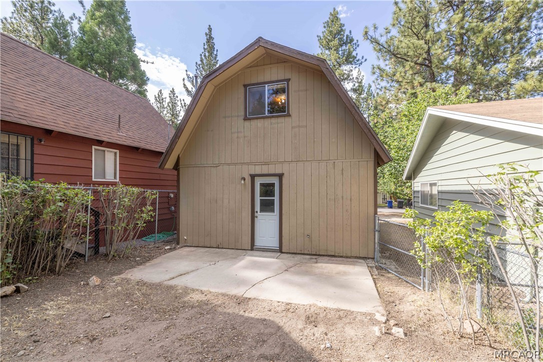 1016 Robinhood Boulevard Property Photo 3