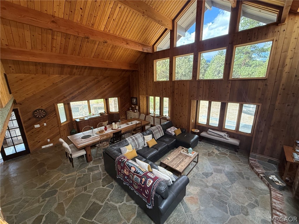 1196 Willow Lane Property Photo 4