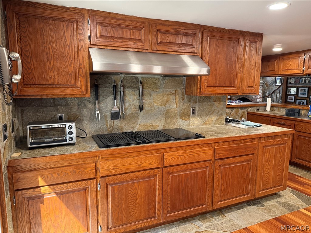 1196 Willow Lane Property Photo 10