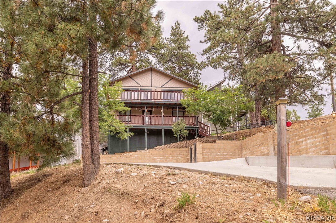 1087 Brookside Lane Property Photo 1