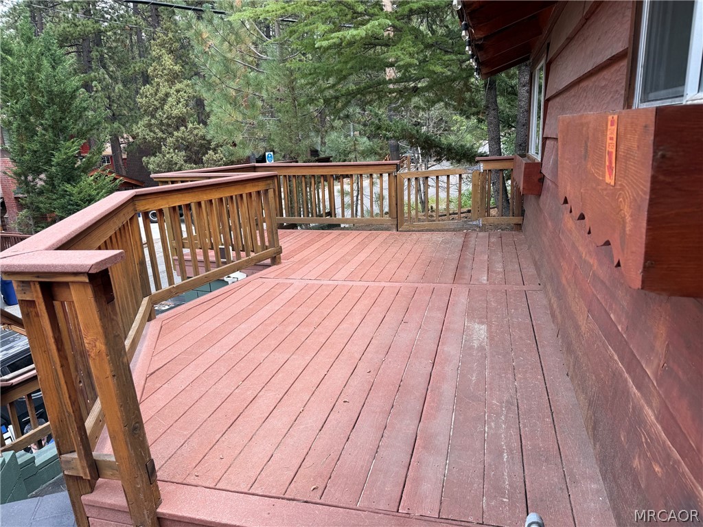42995 Sunset Drive Property Photo 2